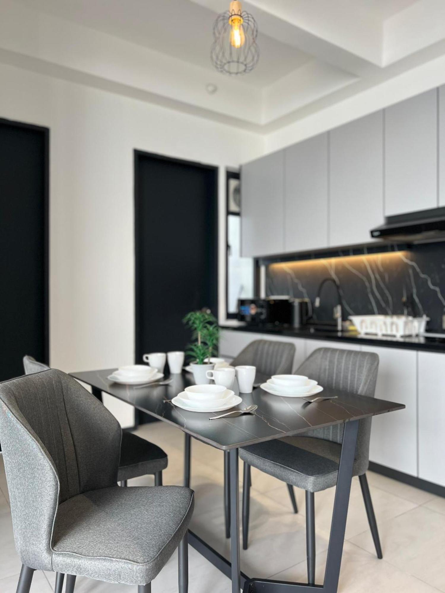 Urban Suites Two Or Three Bedroom Georgetown By Anc Jelutong エクステリア 写真