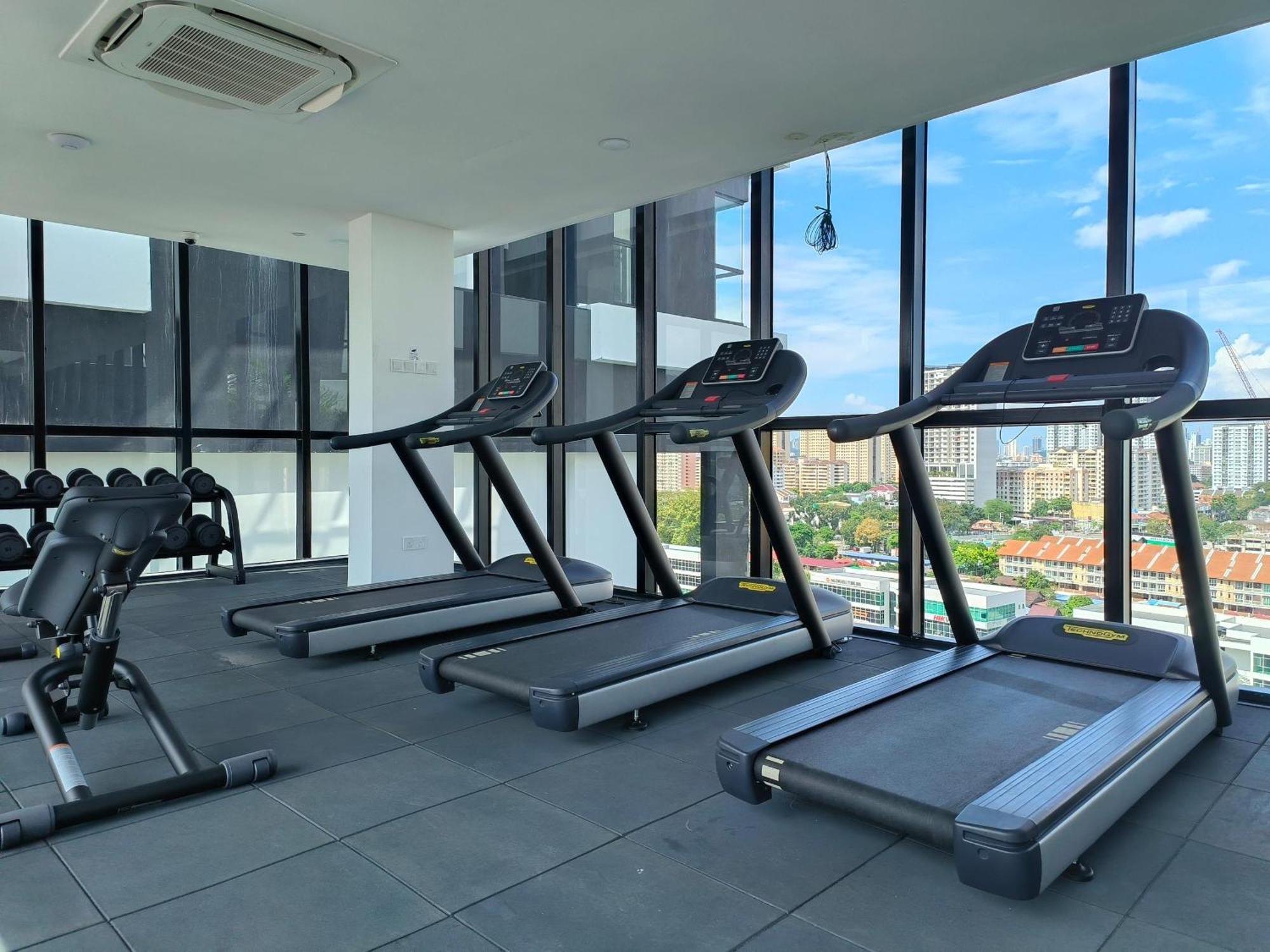 Urban Suites Two Or Three Bedroom Georgetown By Anc Jelutong エクステリア 写真