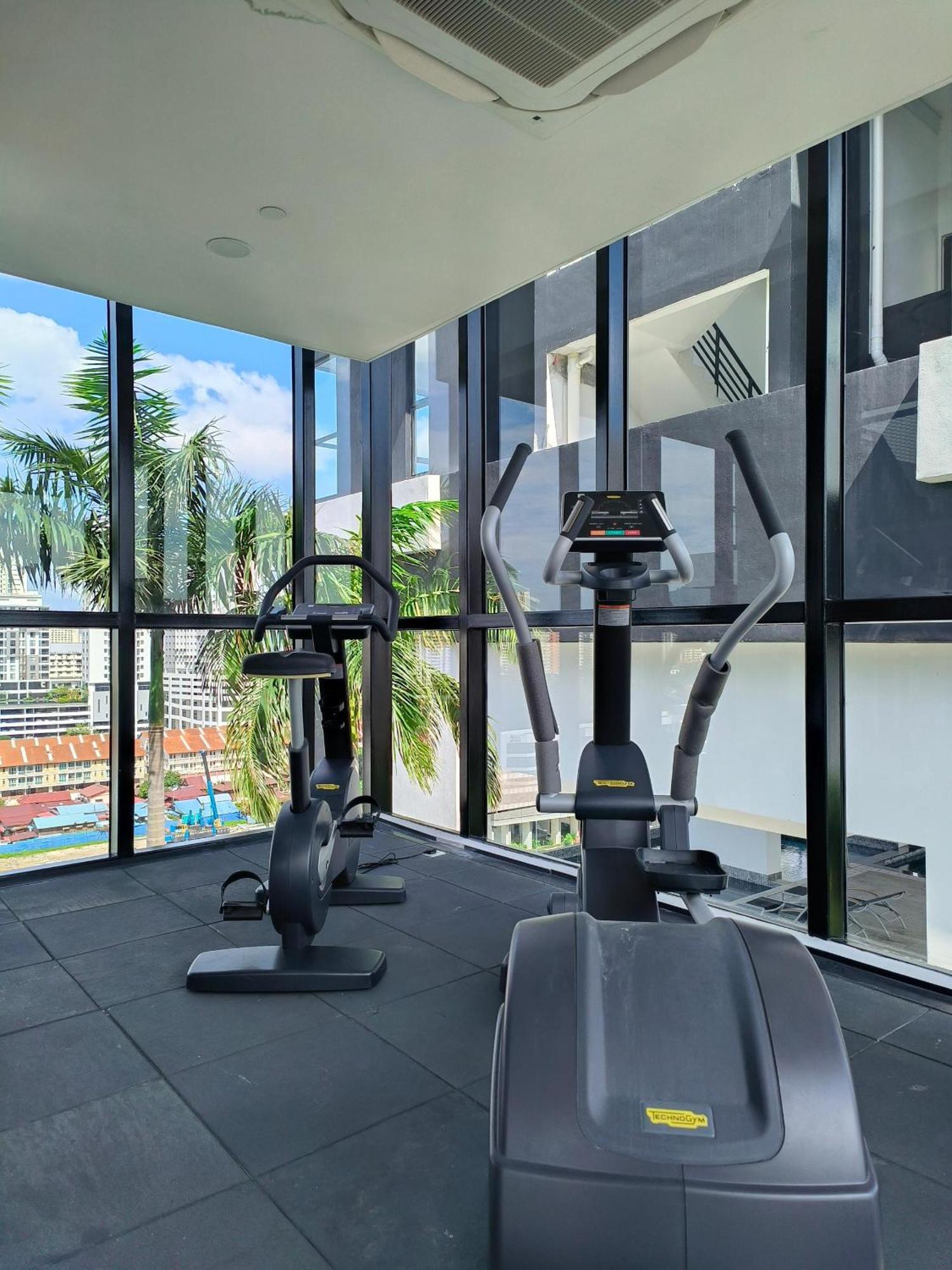 Urban Suites Two Or Three Bedroom Georgetown By Anc Jelutong エクステリア 写真